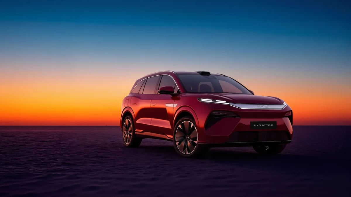 BYD ATTO 8: svelato a Parigi il nuovo SUV elettrico flagship a 7 posti