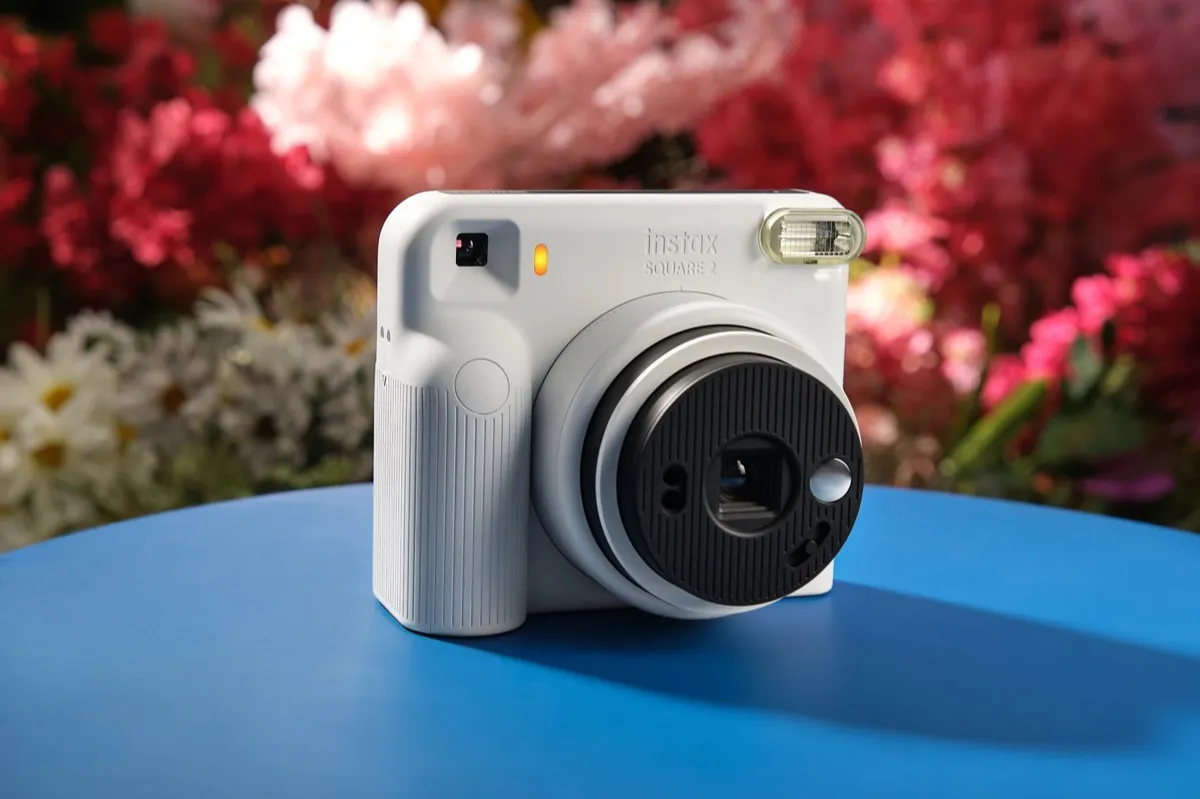 Fujifilm instax SQUARE 2: la nuova fotocamera istantanea 1:1