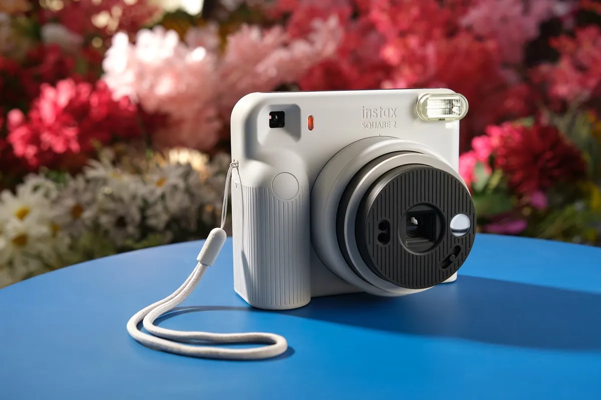 Fujifilm instax SQUARE 2: la nuova fotocamera istantanea 1:1