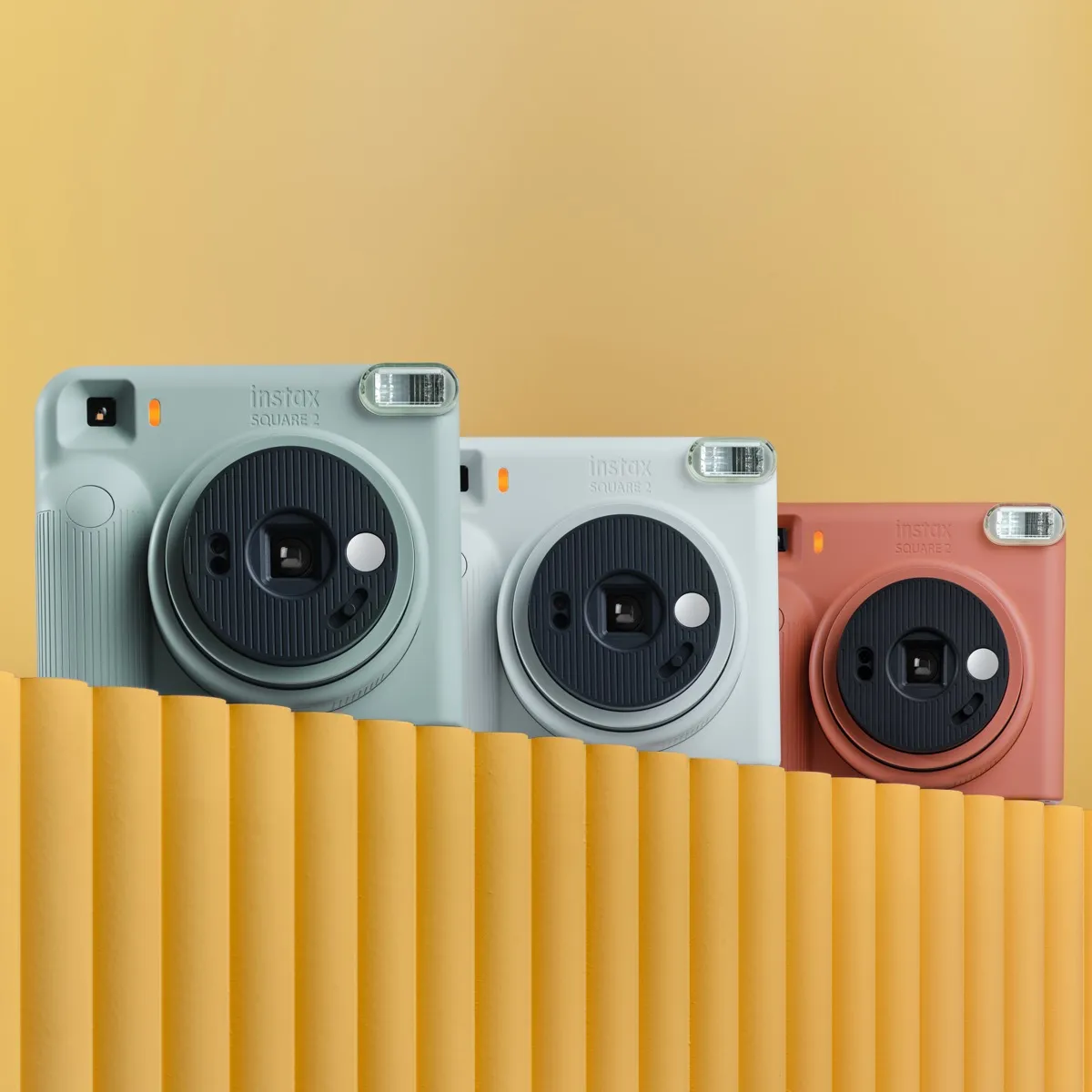 Fujifilm instax SQUARE 2: la nuova fotocamera istantanea 1:1
