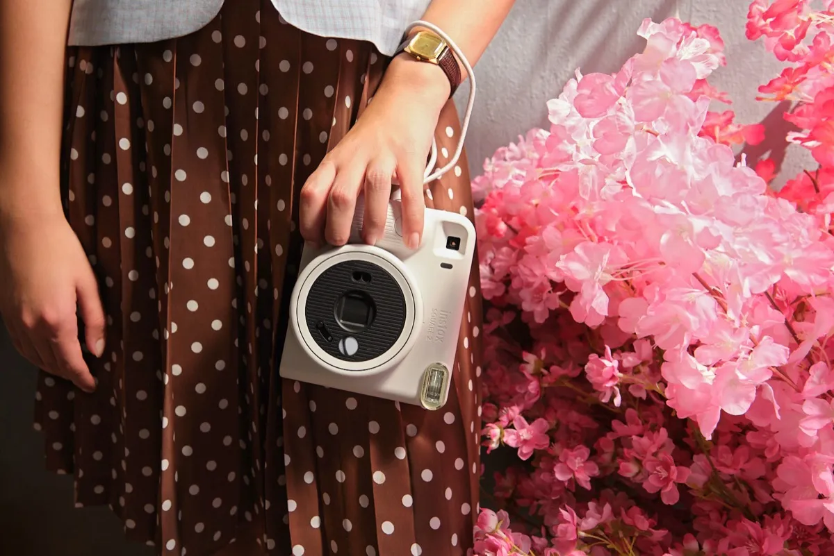 Fujifilm instax SQUARE 2: la nuova fotocamera istantanea 1:1