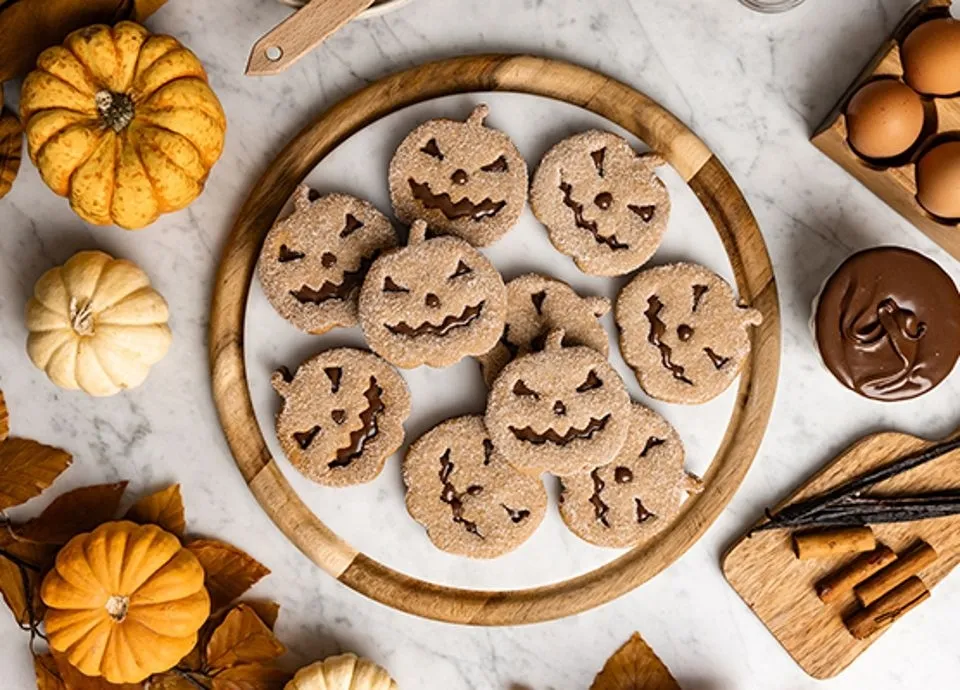 Halloween in cucina: i biscotti a forma di zucca SMEG