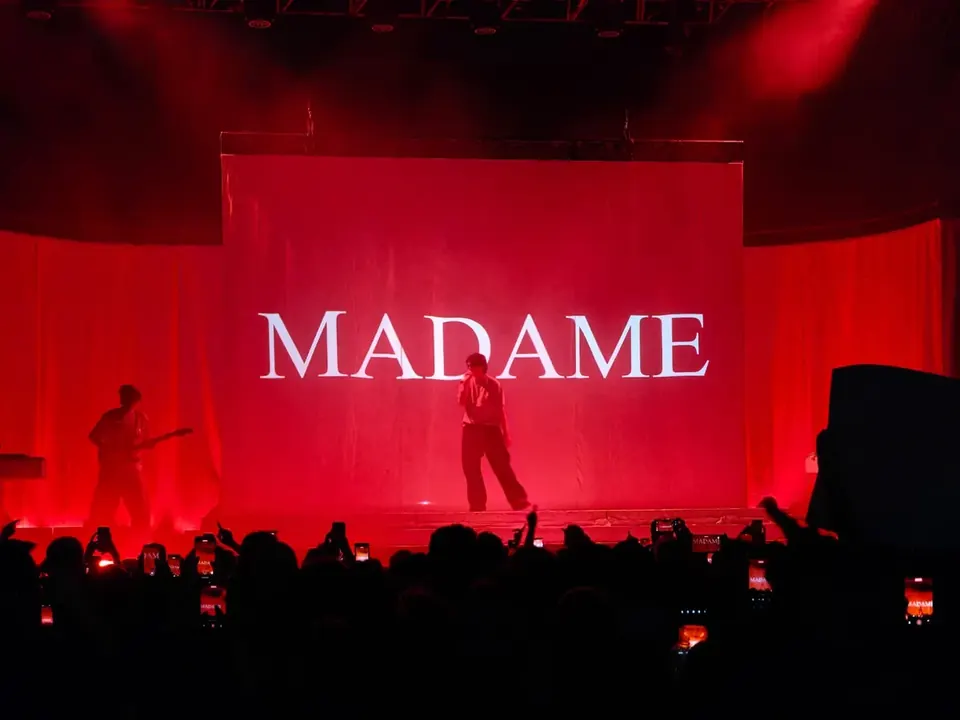 Recensione Madame a Udine, energia al Castello: finale in crescendo
