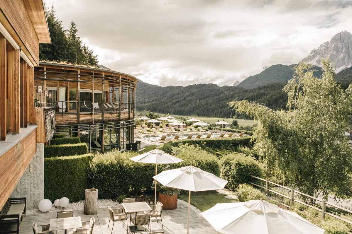 Naturhotel Leitlhof: Eccellenza Sostenibile nel Cuore delle Dolomiti