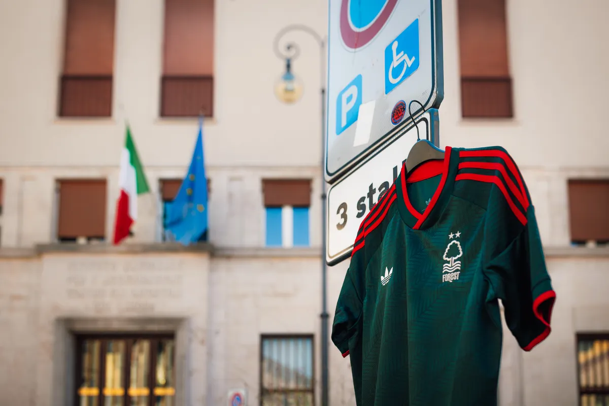 Nottingham Forest, l'Away Kit 2026/27 e l'accoglienza a Udine