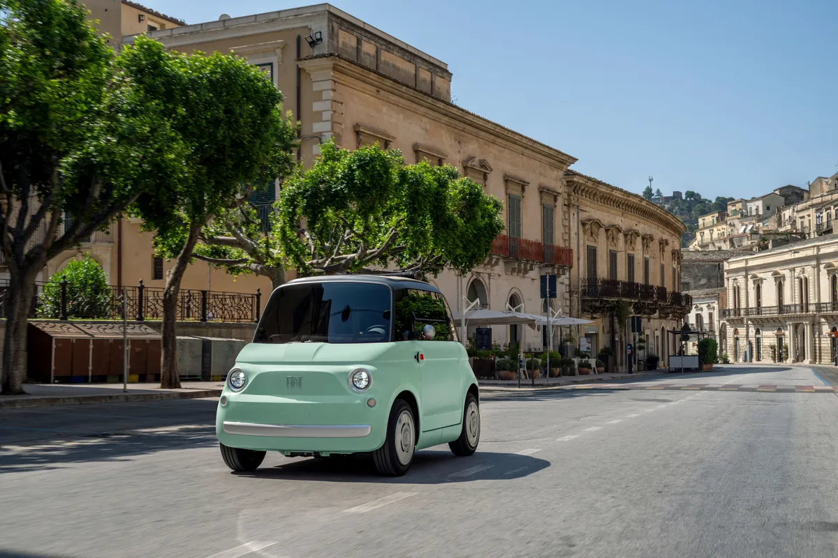 Nuova FIAT Topolino Dolcevita: arriva il tetto in tela