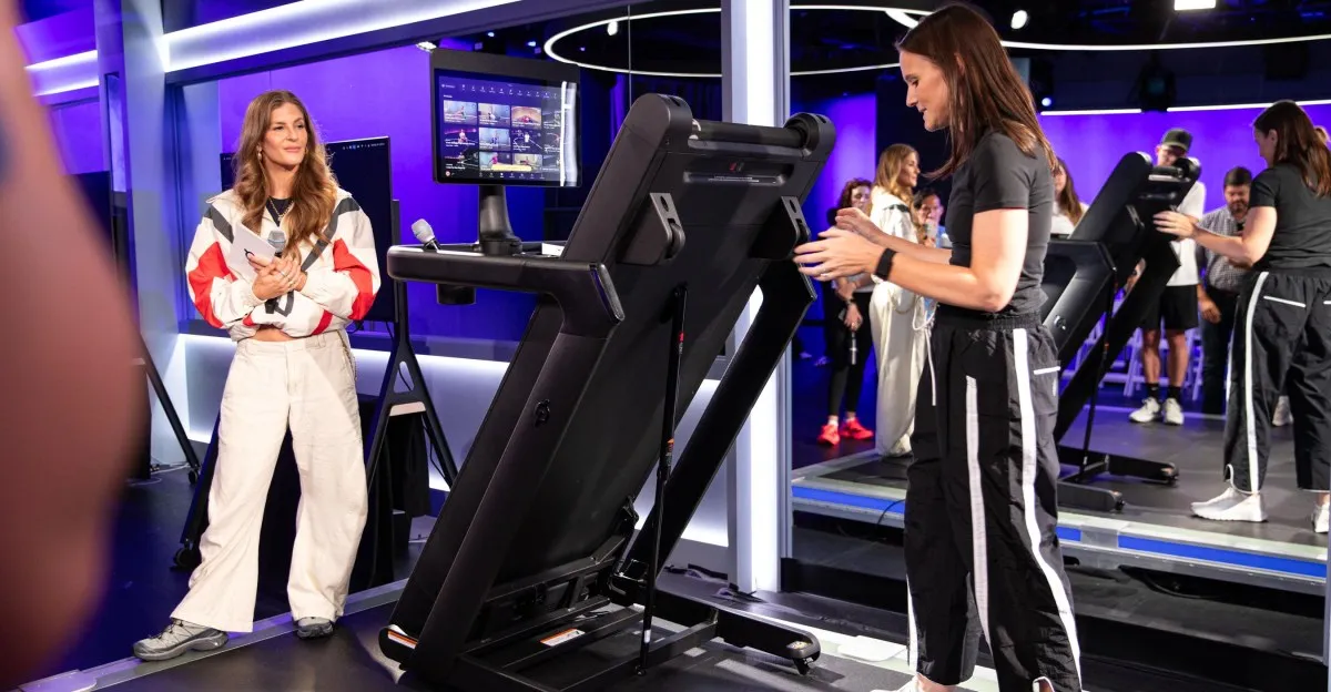 Peloton si rilancia con un tapis roulant pieghevole più economico