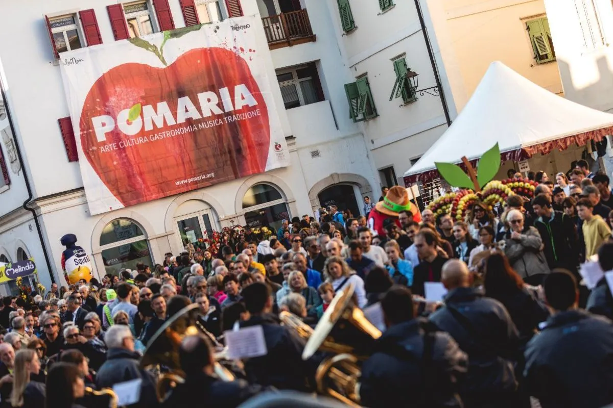Pomaria 2026: vent’anni e il ritorno al borgo di Casez