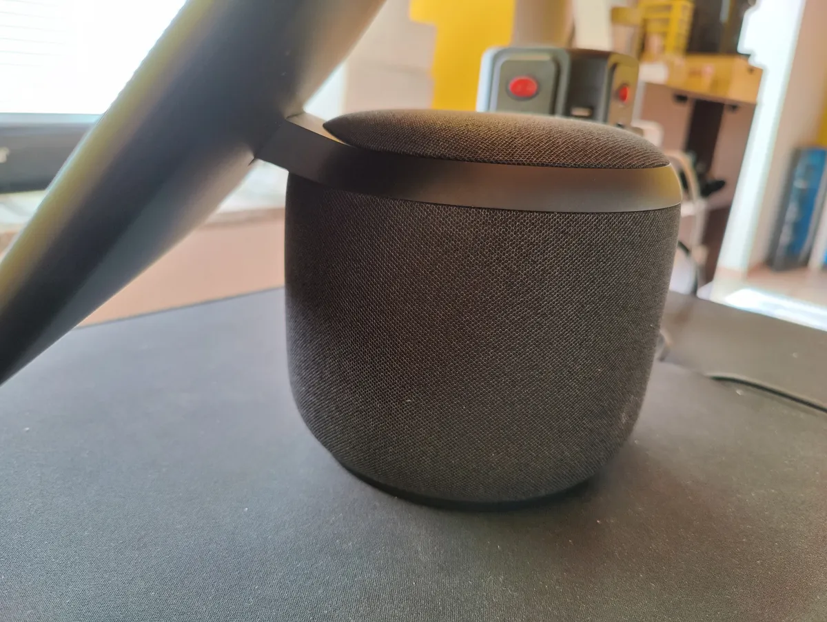 Recensione Recensione Amazon Echo Show 10 (3ª Gen): L'Assistente che Ti Segue