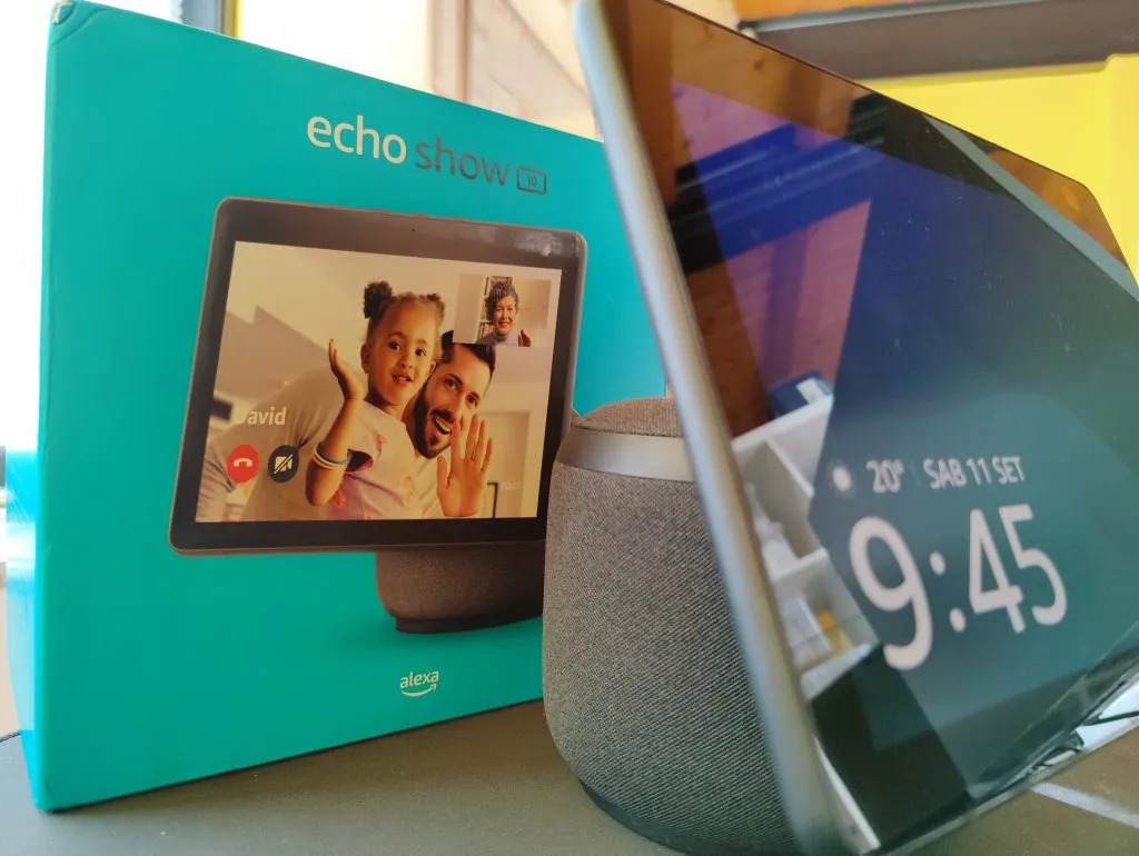 Recensione Recensione Amazon Echo Show 10 (3ª Gen): L'Assistente che Ti Segue