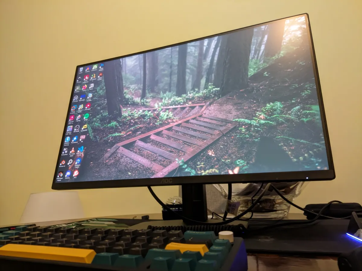 Recensione Recensione AOC 25G4SXU: monitor da gaming Fast IPS a 310 Hz