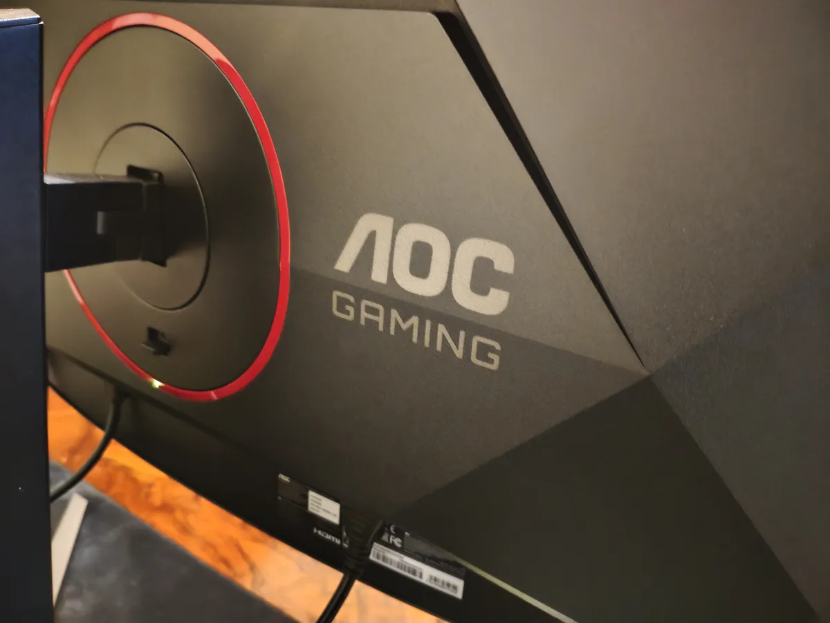 Recensione Recensione AOC CU34G4Z: monitor Fast VA ultrawide a 240 Hz