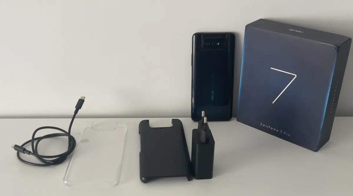 Recensione Recensione Asus Zenfone 7 Pro: il top di gamma più equilibrato