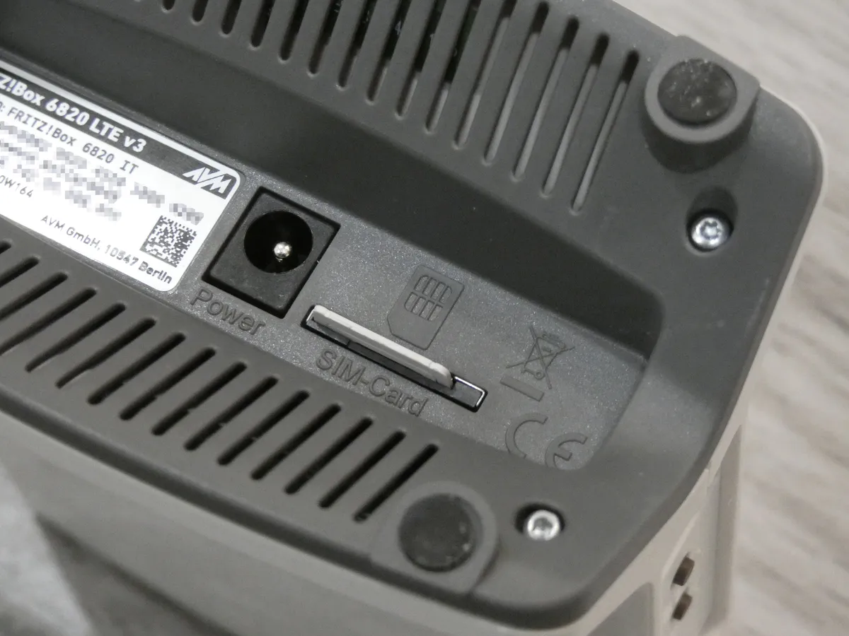 Recensione Recensione AVM Fritz!Box 6820 LTE: il router 4G compatto