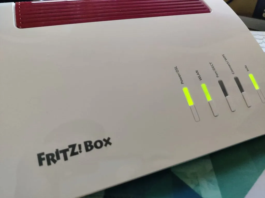 Recensione Recensione AVM FRITZ!Box 7590 AX: Il Re del Wi-Fi 6 e FTTH