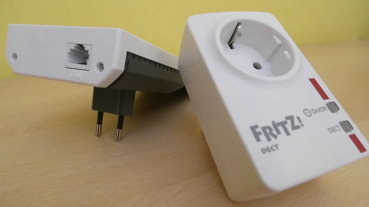 Recensione Recensione AVM FRITZ!Repeater 2400 e FRITZ!DECT 200: Rete e Smart Home Top