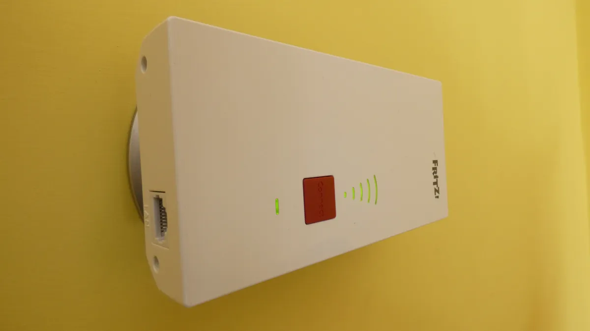 Recensione Recensione AVM FRITZ!Repeater 2400 e FRITZ!DECT 200: Rete e Smart Home Top