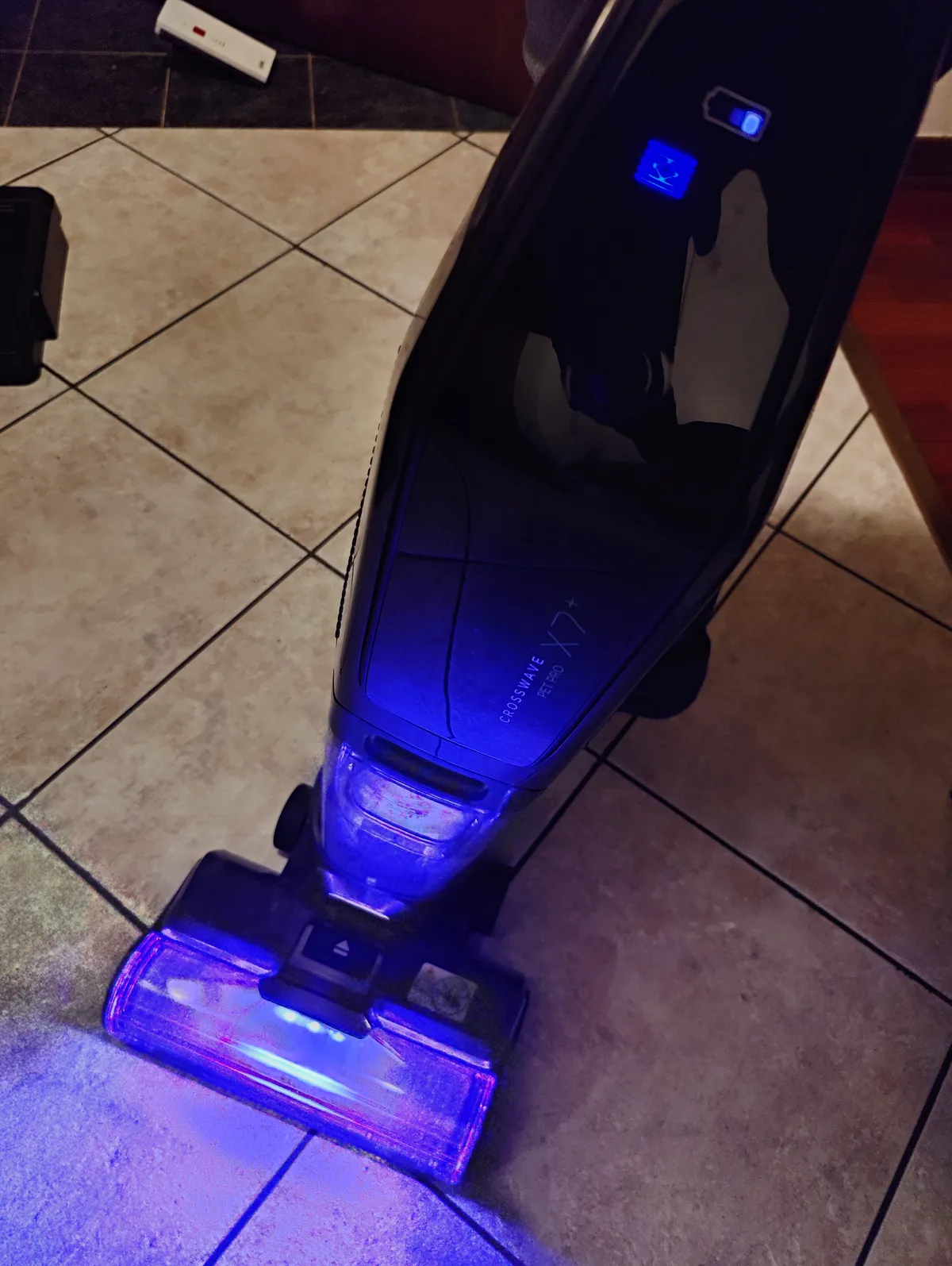 Recensione Recensione Bissell CrossWave X7 Plus: il lavapavimenti per chi ha animali