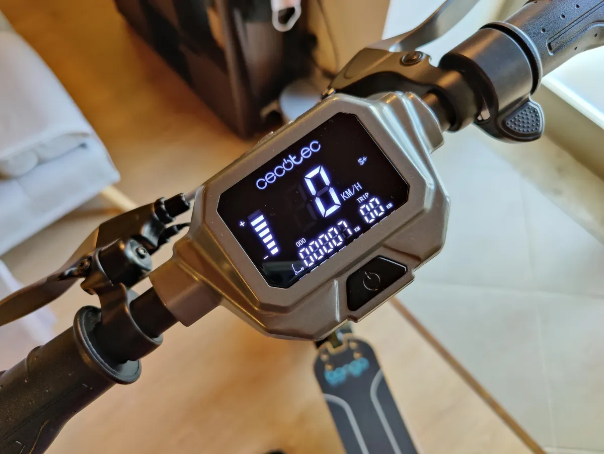 Cecotec Bongo Serie Z: monopattino elettrico versatile e performante