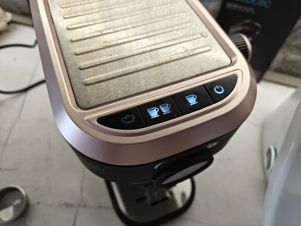 Recensione Cecotec Cafelizzia 890 Rose Pro: l'espresso perfetto a casa