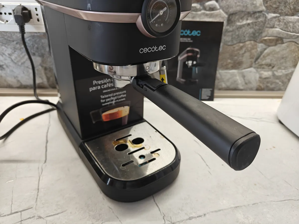 Recensione Cecotec Cafelizzia 890 Rose Pro: l'espresso perfetto a casa