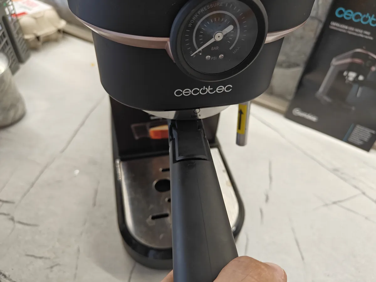 Recensione Cecotec Cafelizzia 890 Rose Pro: l'espresso perfetto a casa