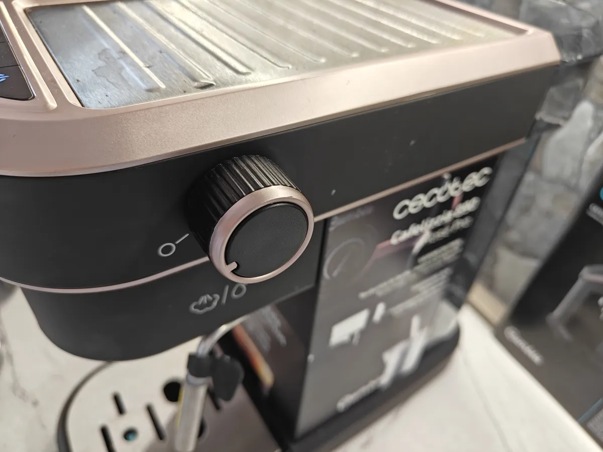 Recensione Cecotec Cafelizzia 890 Rose Pro: l'espresso perfetto a casa