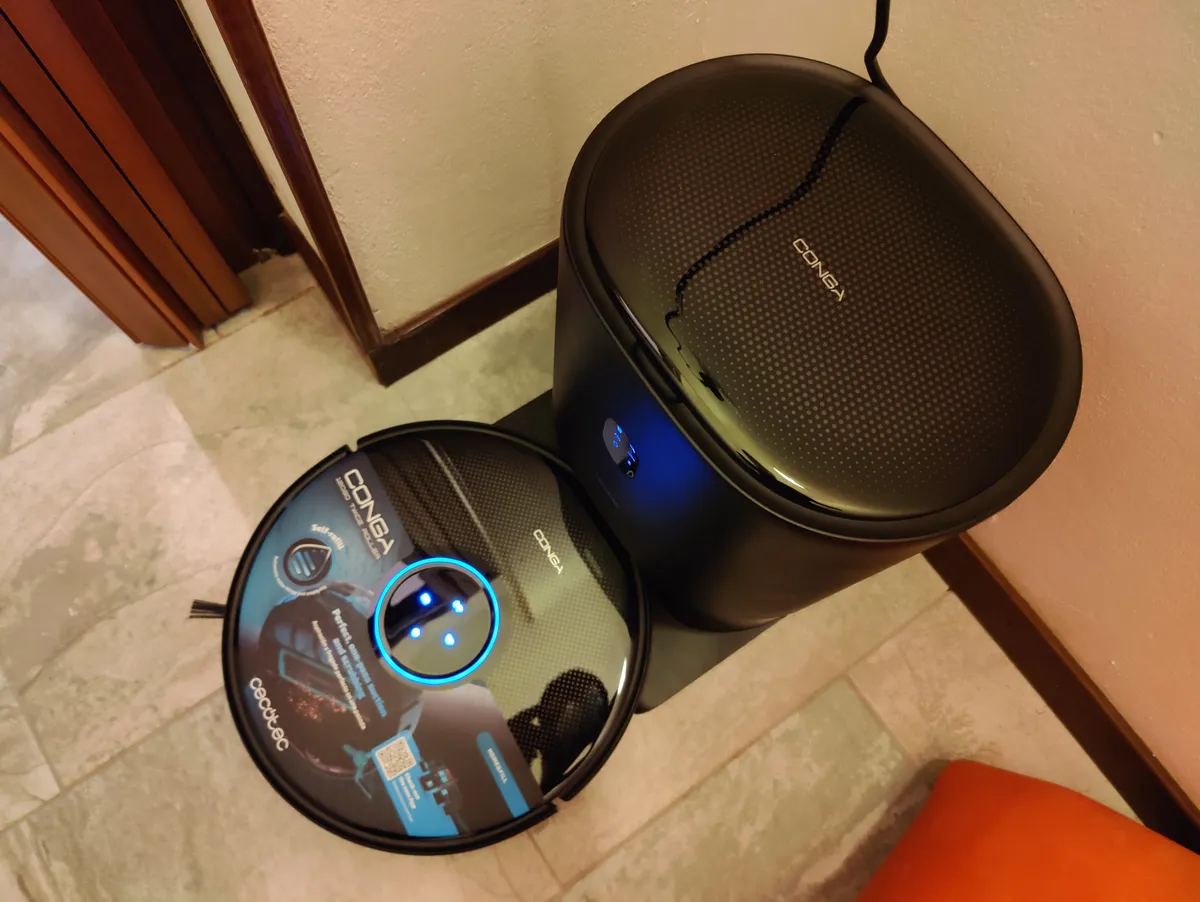 Recensione Cecotec Conga 12090: il robot aspirapolvere con base autosvuotante e prestazioni elevate