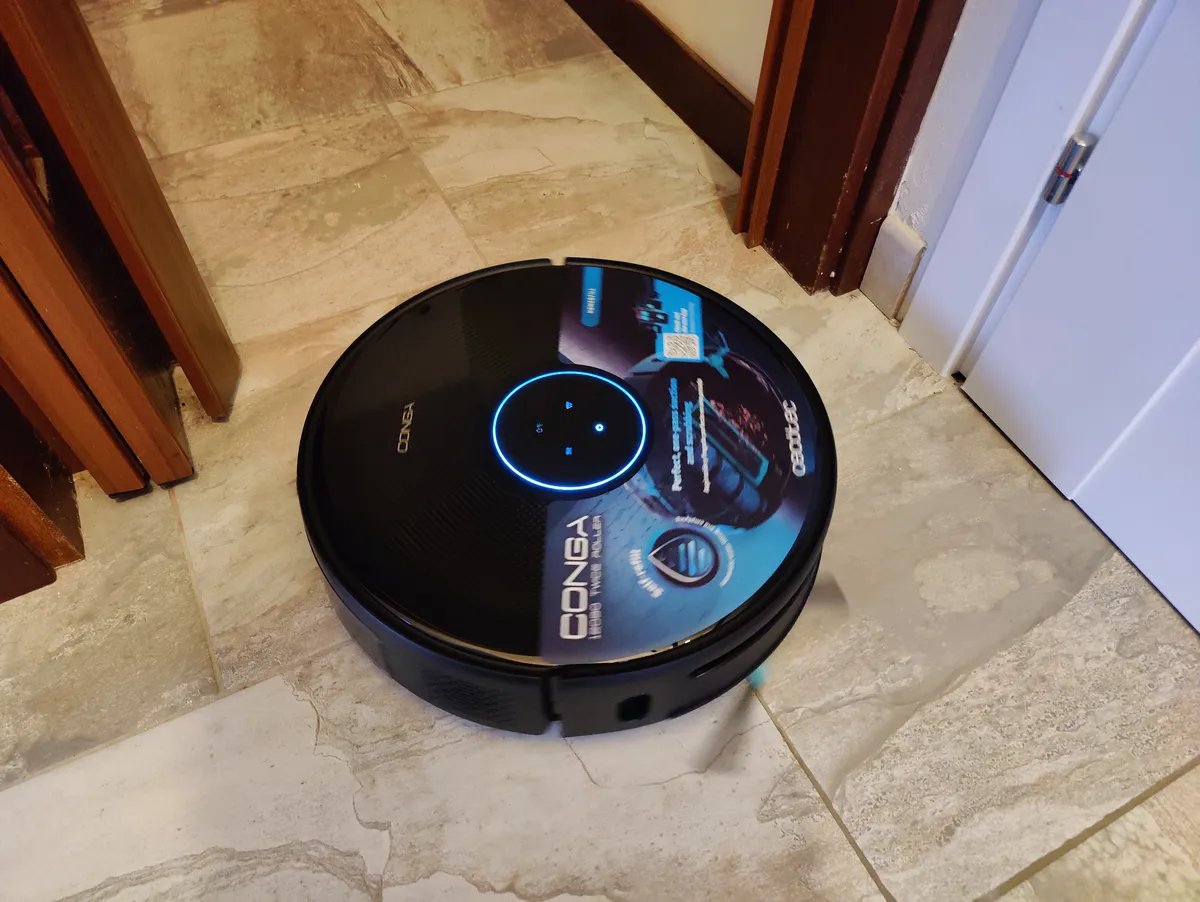 Recensione Cecotec Conga 12090: il robot aspirapolvere con base autosvuotante e prestazioni elevate