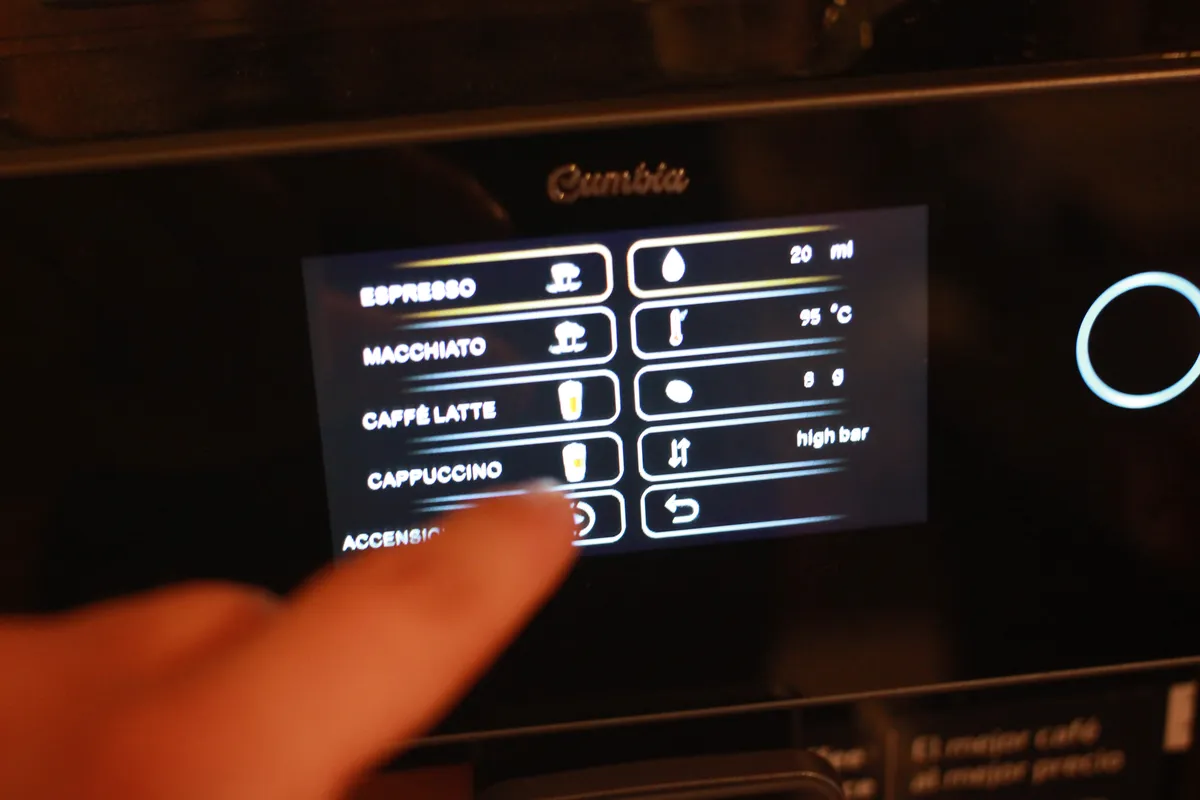 Recensione Cecotec Cumbia Power Matic-ccino 8000: la superautomatica per il caffè con tutte le funzionalità