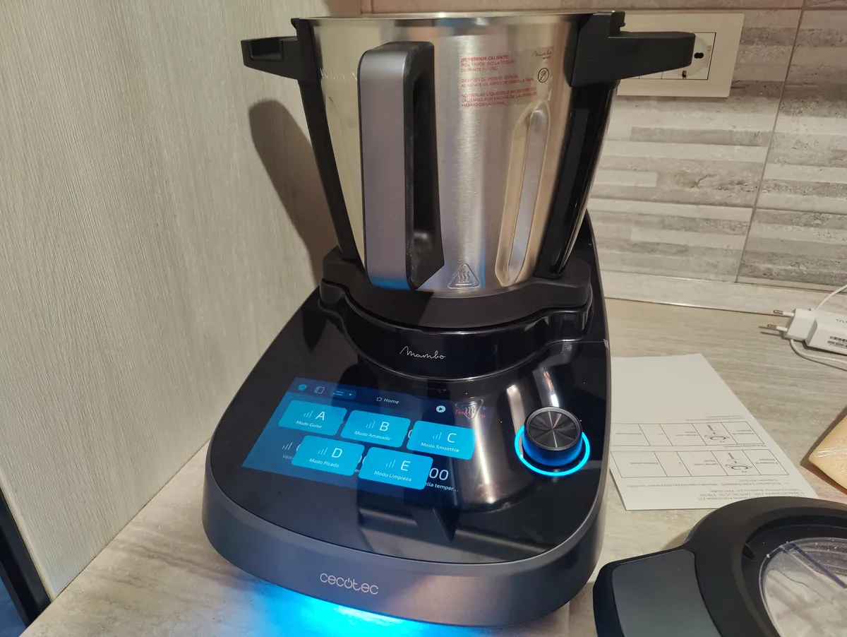 Recensione Cecotec Mambo Cooking Total Gourmet: il robot da cucina con dispenser automatico