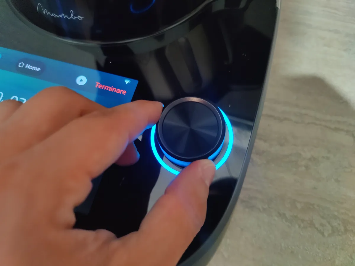 Recensione Cecotec Mambo Cooking Total Gourmet: il robot da cucina con dispenser automatico