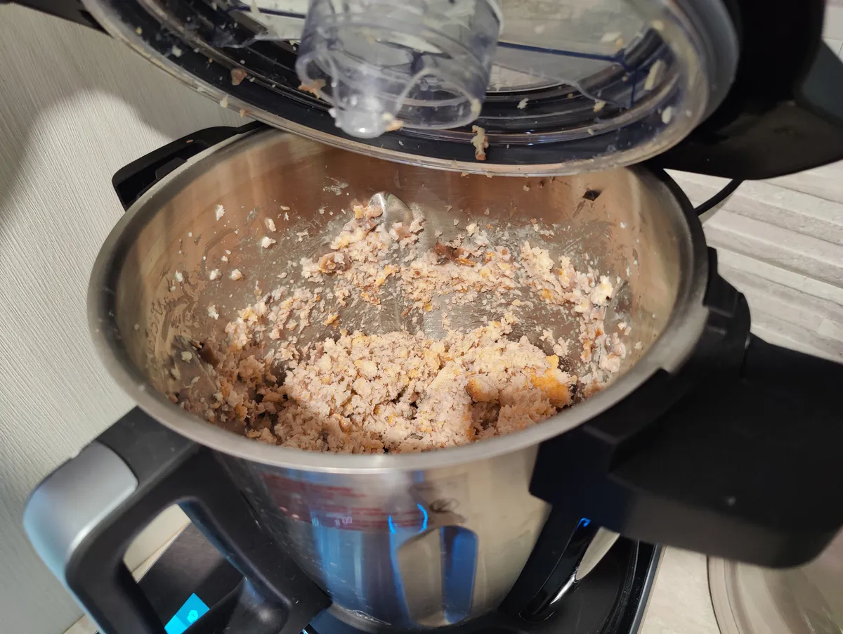 Recensione Cecotec Mambo Cooking Total Gourmet: il robot da cucina con dispenser automatico