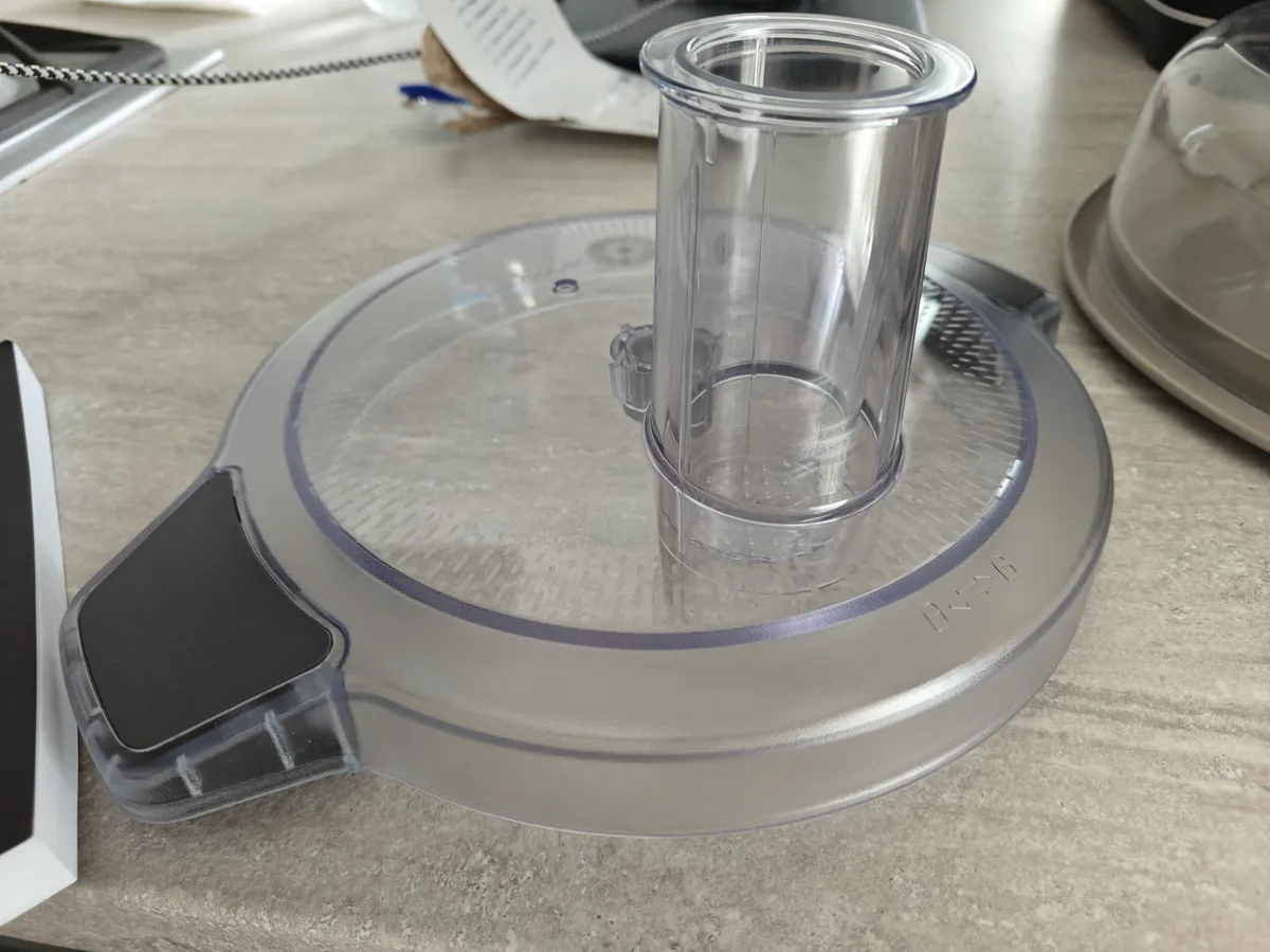 Recensione Cecotec Mambo Cooking Total Gourmet: il robot da cucina con dispenser automatico
