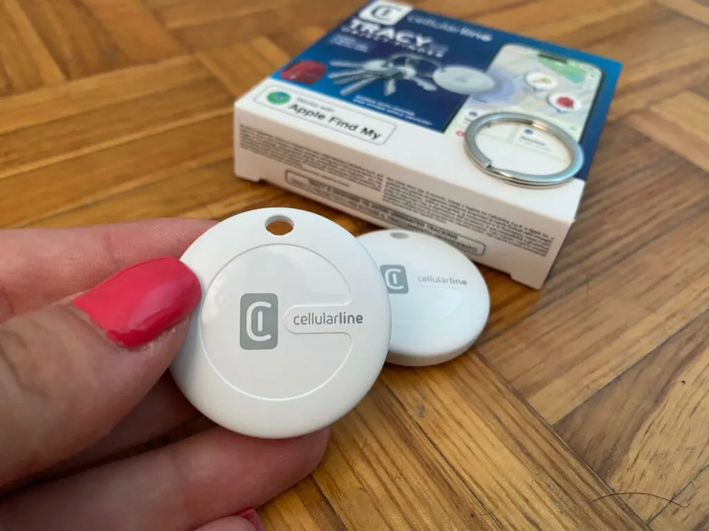 Recensione Recensione Cellularline Tracy: il localizzatore per Apple Dov'è