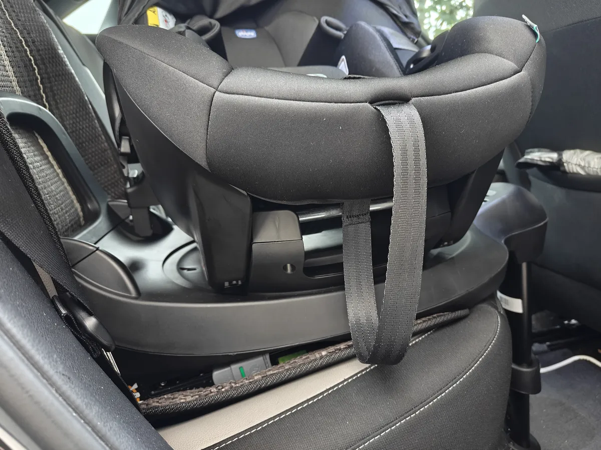 Recensione Recensione Chicco Full 360 i-Size: sicurezza e praticità in auto