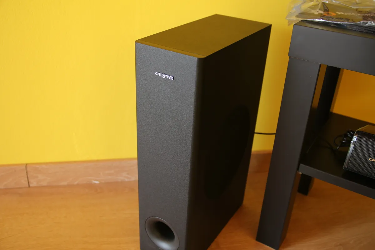 Recensione Recensione Creative Stage V2: Soundbar 2.1 Economica e Potente