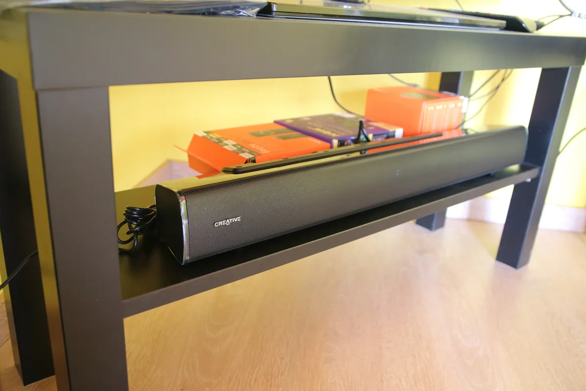 Recensione Recensione Creative Stage V2: Soundbar 2.1 Economica e Potente