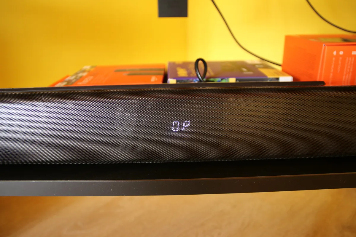 Recensione Recensione Creative Stage V2: Soundbar 2.1 Economica e Potente