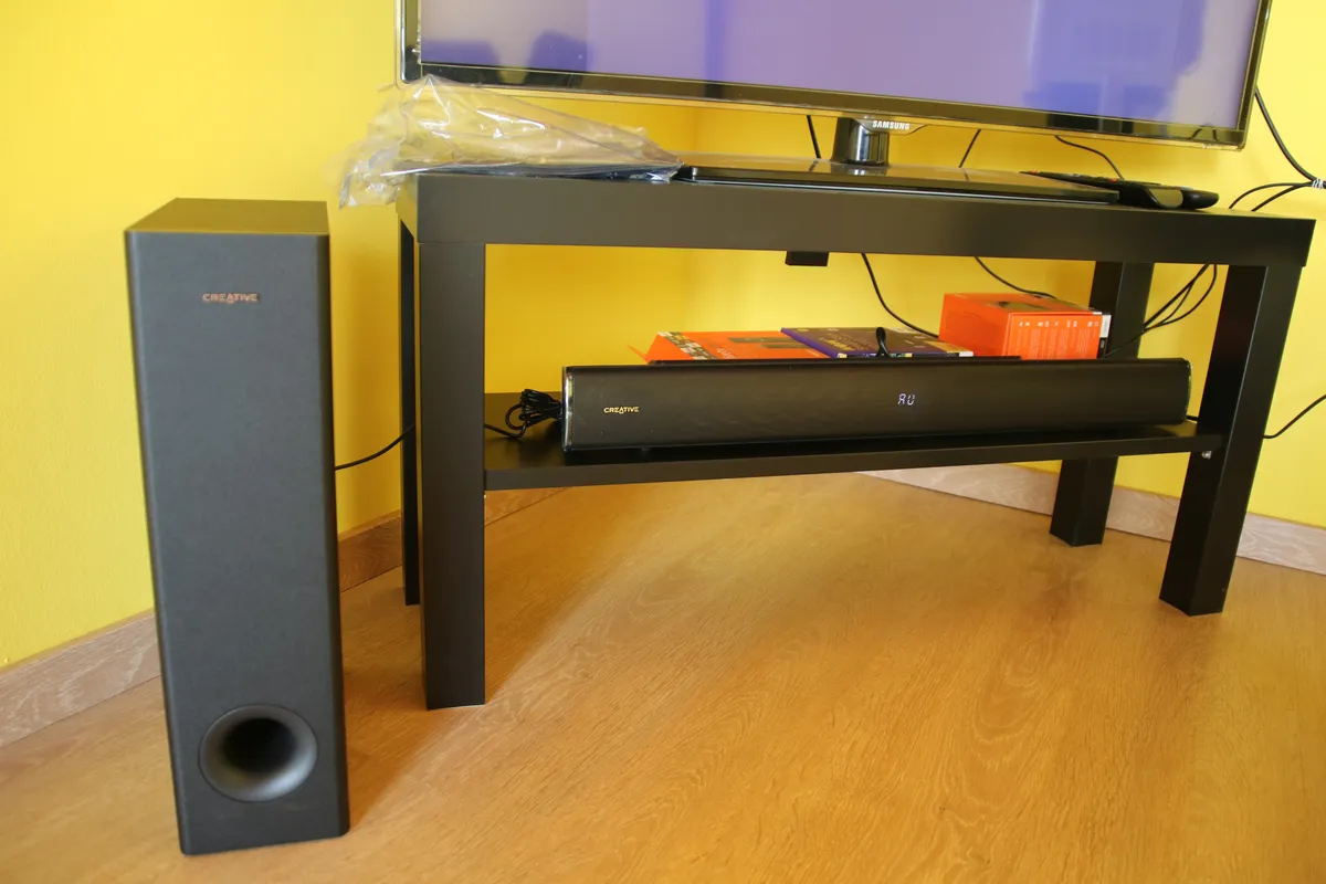 Recensione Recensione Creative Stage V2: Soundbar 2.1 Economica e Potente