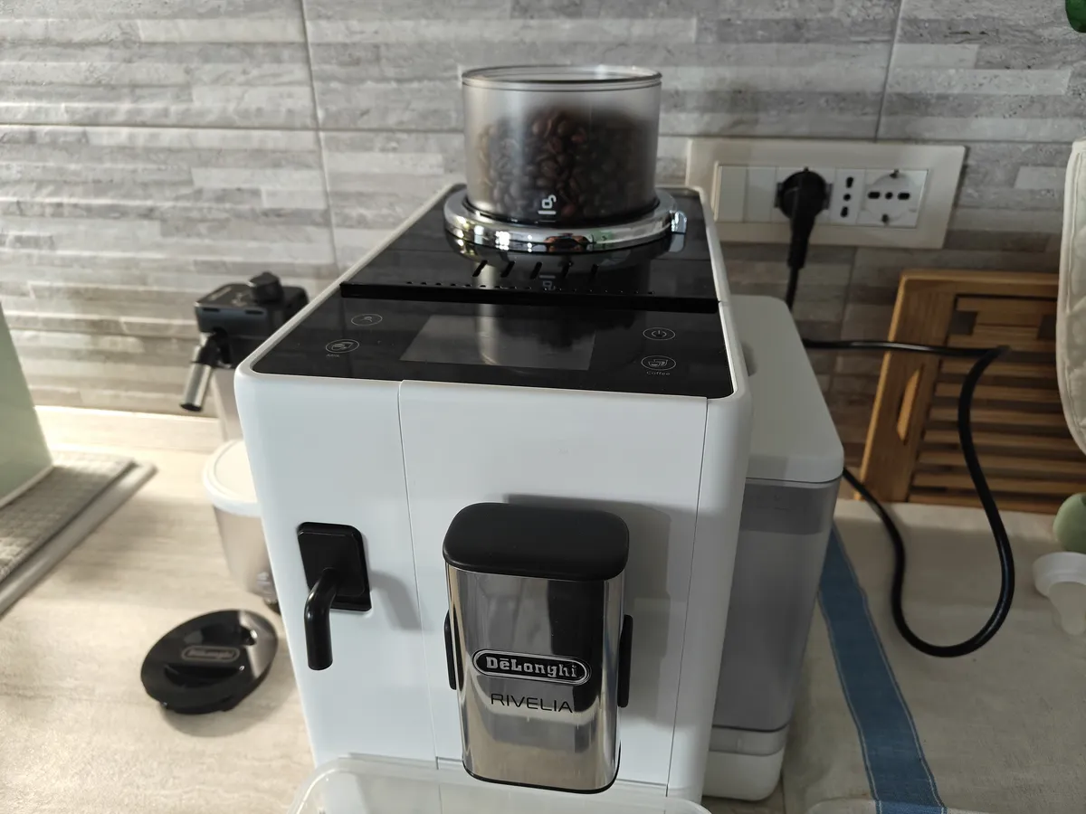 Recensione De'Longhi Rivelia: rivoluzionario Bean Switch in Arctic White