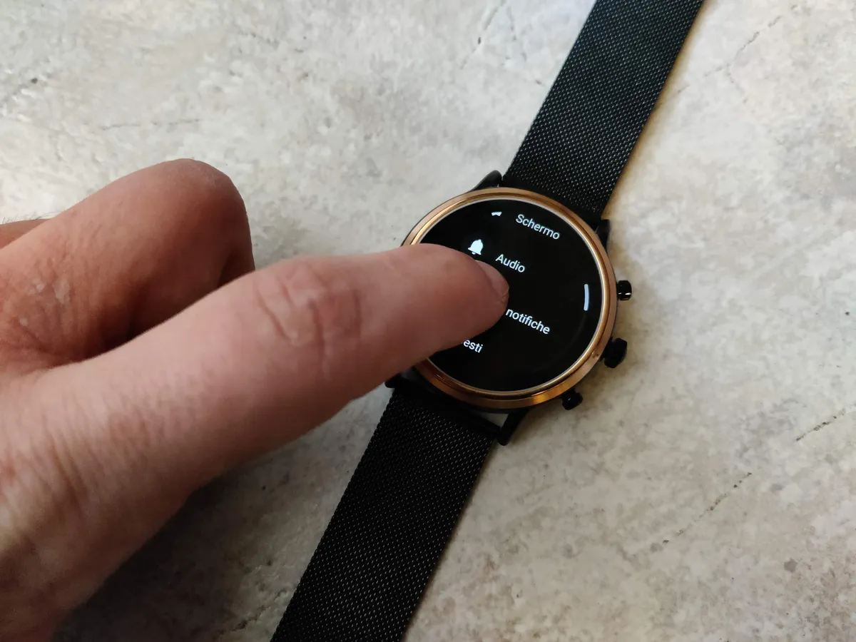 Recensione Recensione Fossil Julianna HR Gen 5: eleganza Wear OS al polso