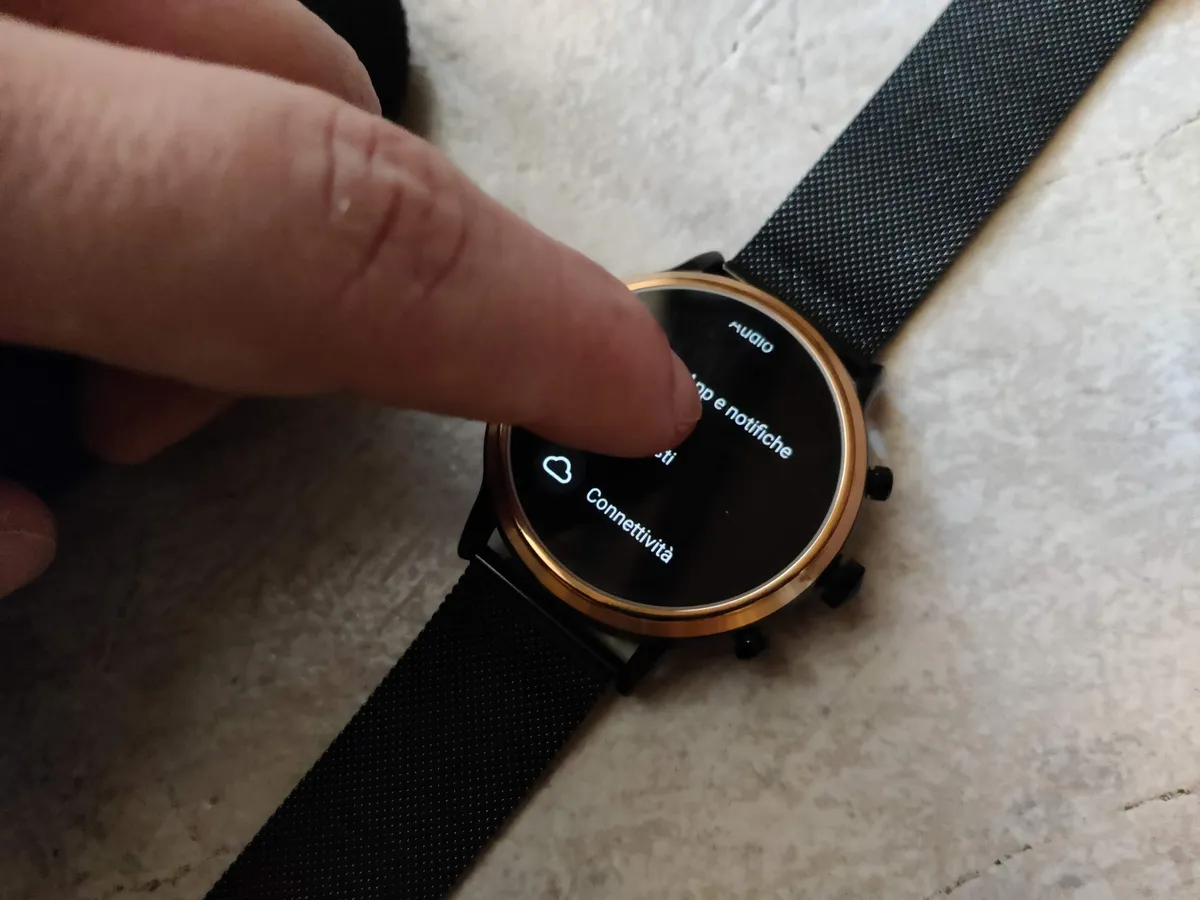 Recensione Recensione Fossil Julianna HR Gen 5: eleganza Wear OS al polso