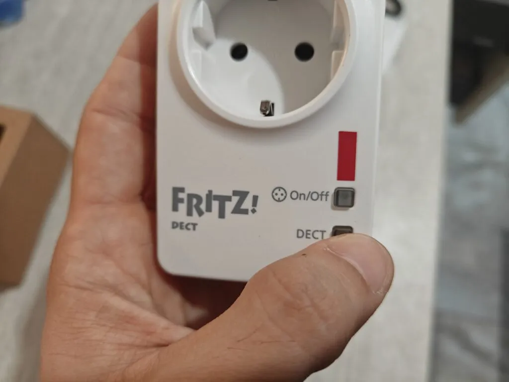 Recensione Recensione FRITZ!DECT 200: la presa smart AVM che misura i consumi