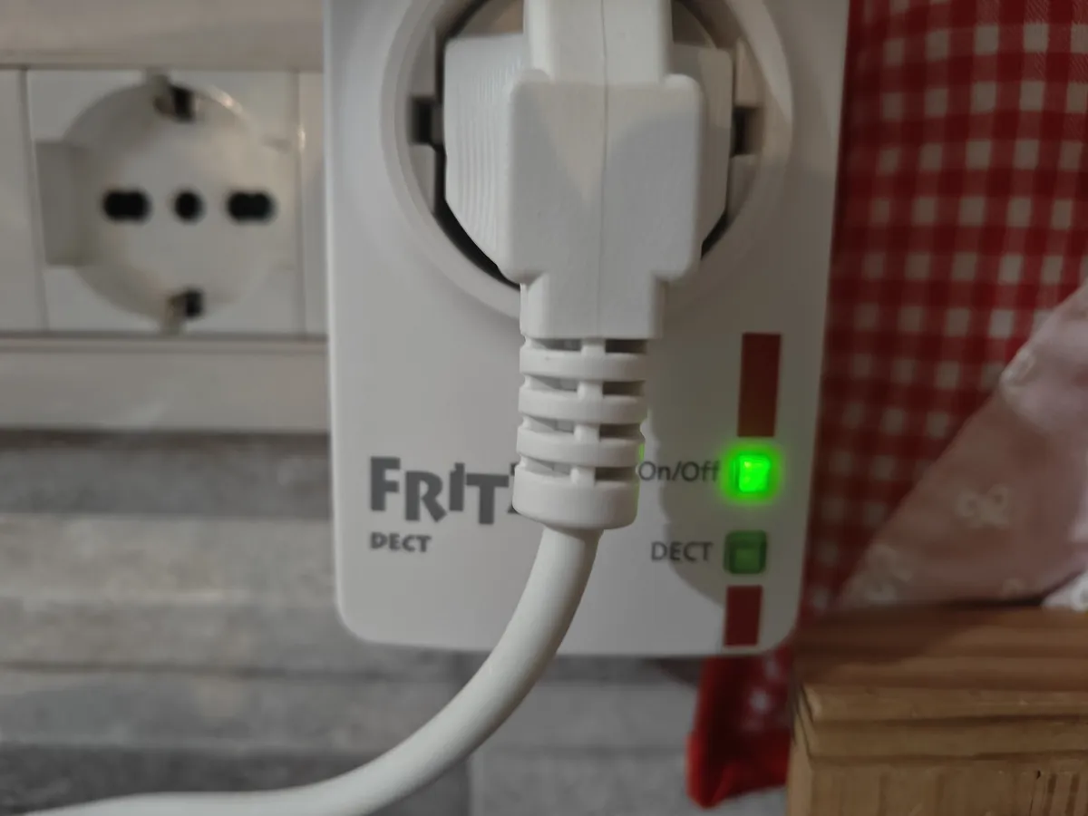 Recensione Recensione FRITZ!DECT 200: la presa smart AVM che misura i consumi