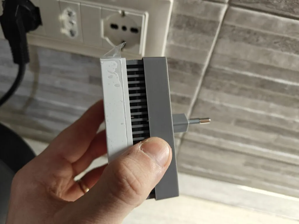 Recensione Recensione FRITZ!Repeater 1700: Wi-Fi 7 invisibile e potente