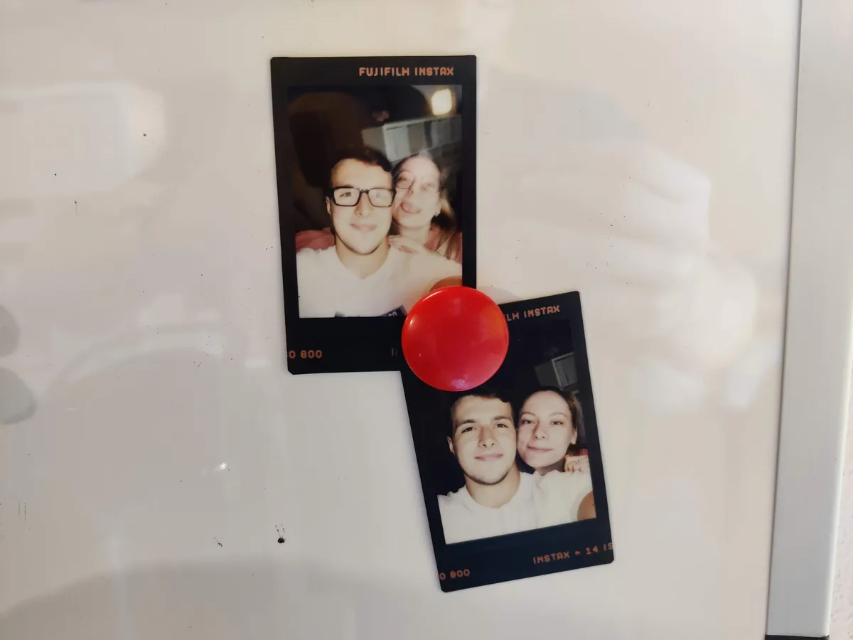 Recensione Recensione Fujifilm Instax Mini 40: Stile Vintage e Scatti Istantanei