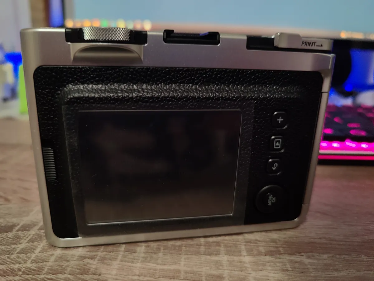Recensione Recensione Fujifilm Instax Mini Evo: l'istantanea vintage perfetta