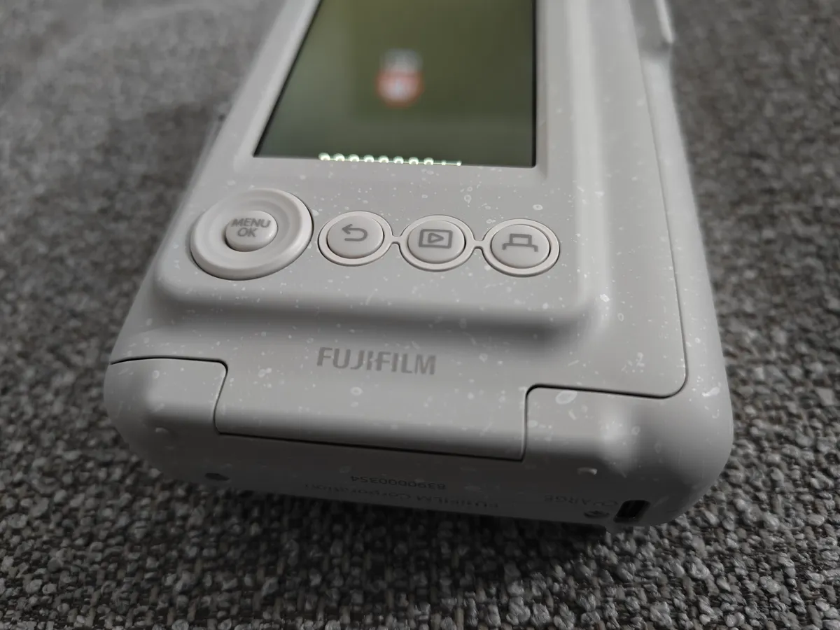 Recensione Recensione Fujifilm Instax Mini LiPlay: l'istantanea ibrida perfetta