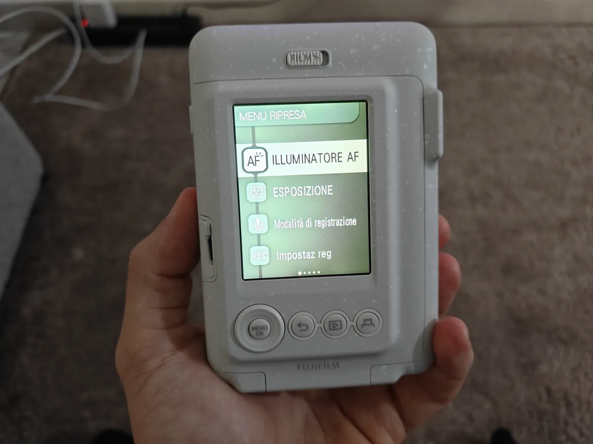 Recensione Recensione Fujifilm Instax Mini LiPlay: l'istantanea ibrida perfetta